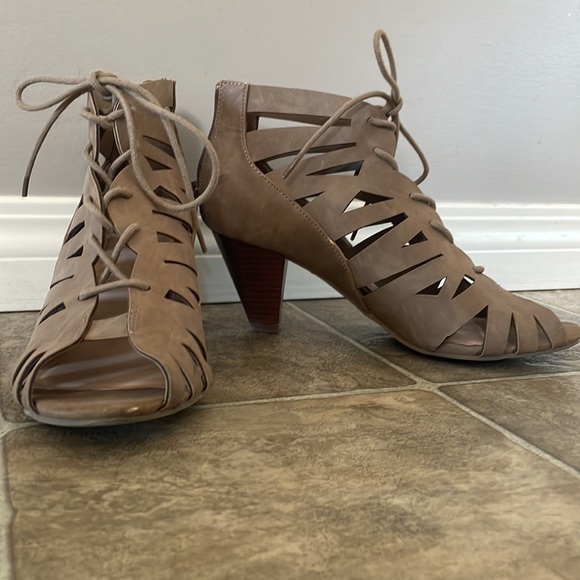 Denver Hayes - peep toe boots - Picture 2 of 3